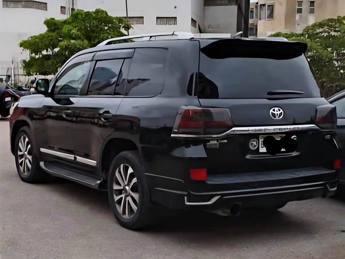 Toyota Land Cruiser V8